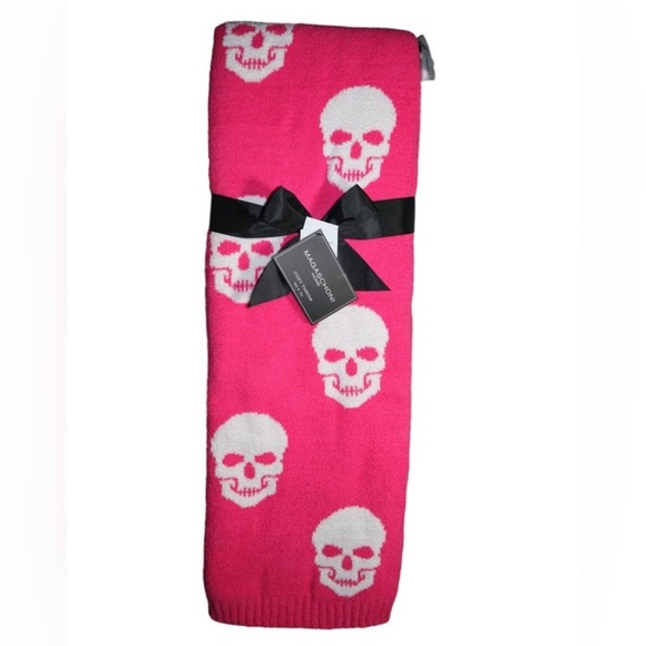 Skull Pink Blanket Magaschoni White Soft Throw Reverse Spooky Gothic Halloween - Picture 3 of 8